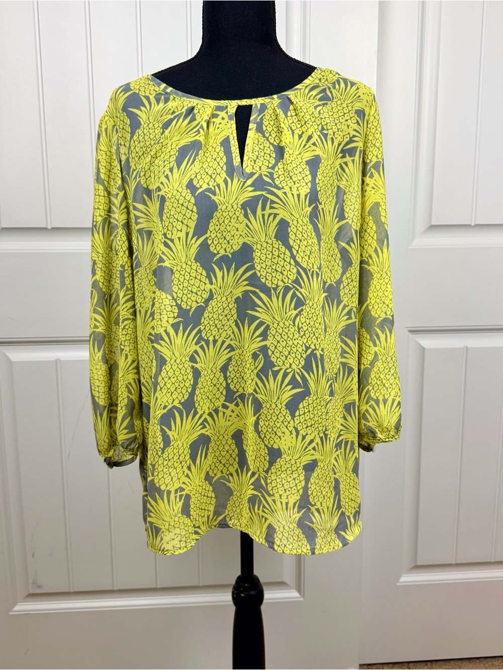 Banana Republic Sheer Neon Yellow Pineapple Print Keyhole Blouse travel Vacation